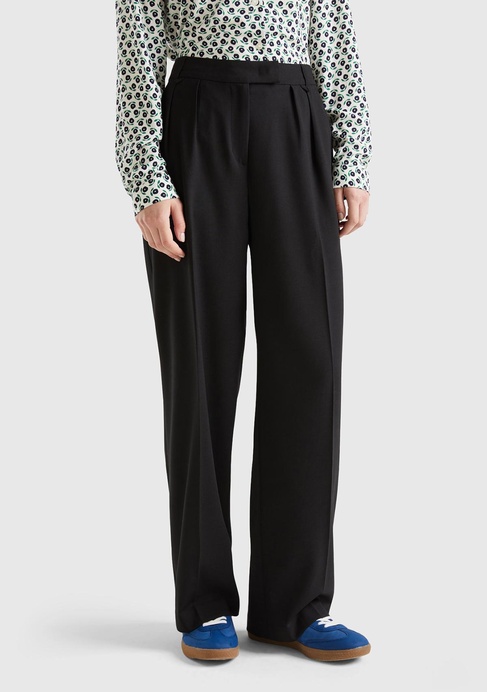  Kadın Siyah Pileli Rahat Kalıp Pantolon