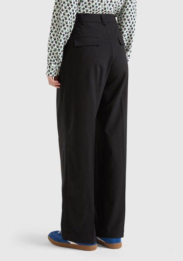  Kadın Siyah Pileli Rahat Kalıp Pantolon