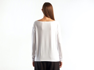  Kadın Beyaz Uzun Kollu Geniş Yaka Viskos Karışımlı Tshirt
