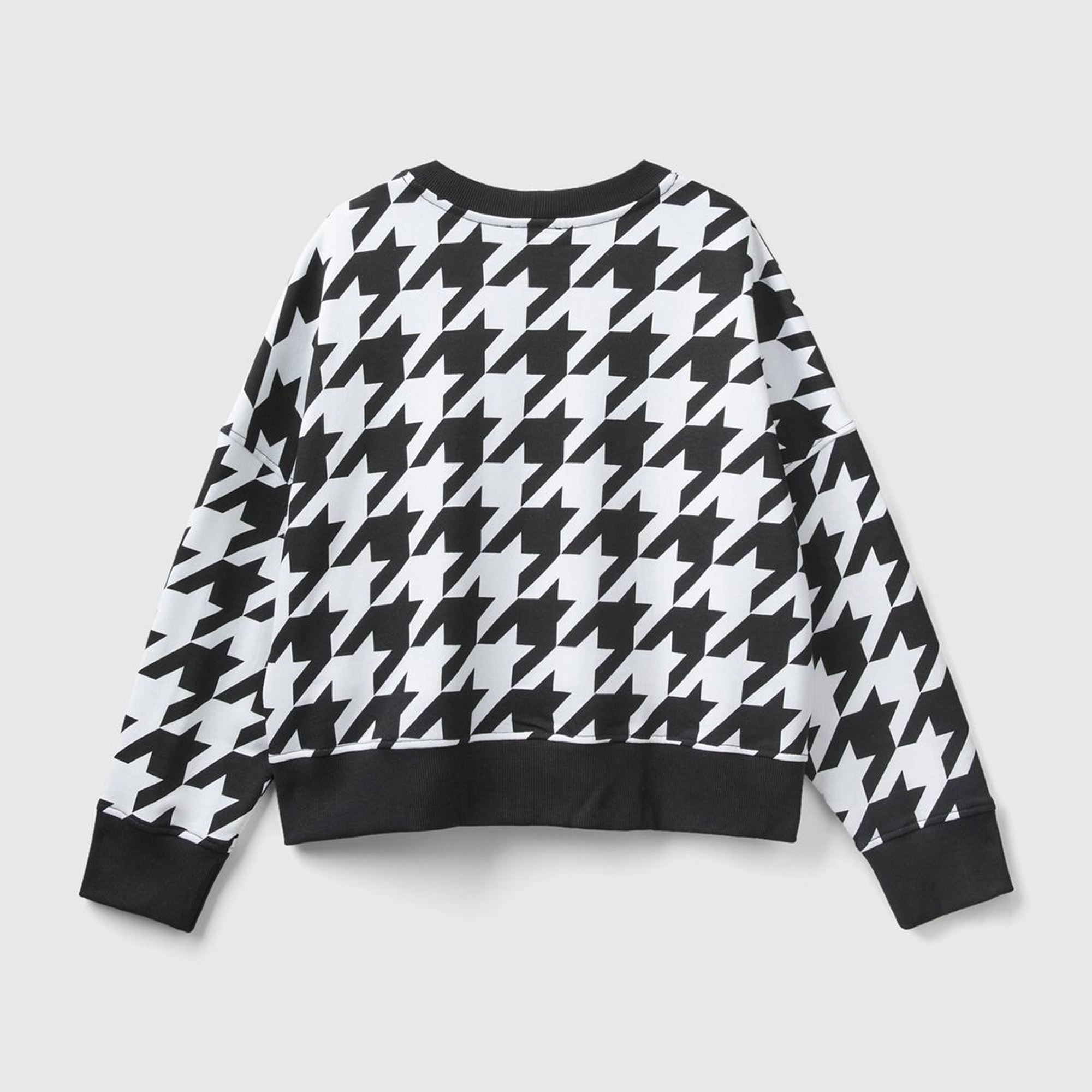 Kadın Siyah-Beyaz Kazayağı Desenli Boxy Fit Sweatshirt