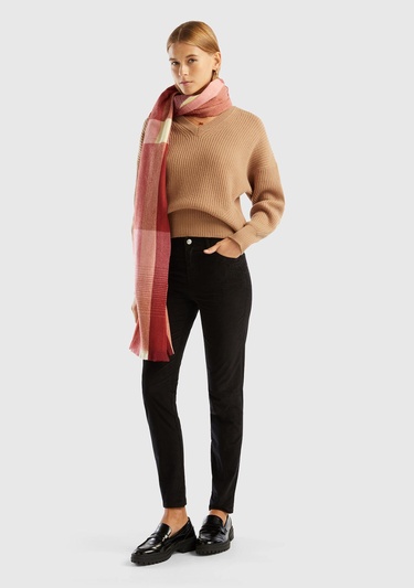  Kadın Siyah Slim Fit Kadife Pantolon