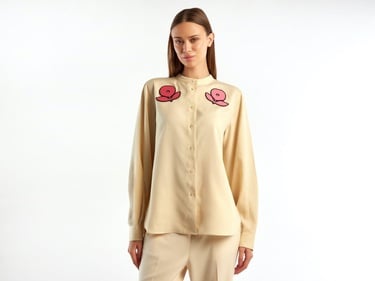  Kadın Bej Liyosel Hakim Yaka Çiçek Desenli Gömlek