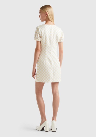  Kadın Sarı Dama Desenli Kısa Kollu Kare Yaka Elbise