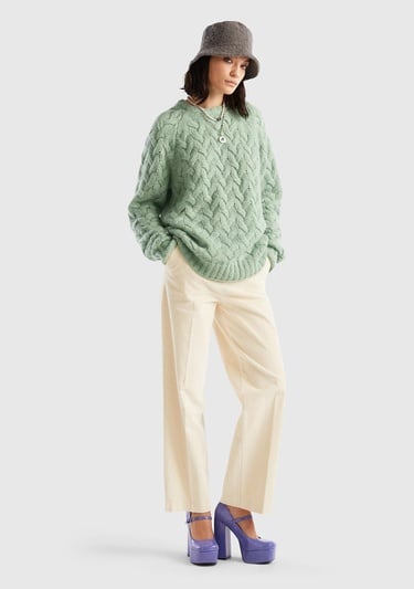  Kadın Krem Düz Paça Kadife Pantolon