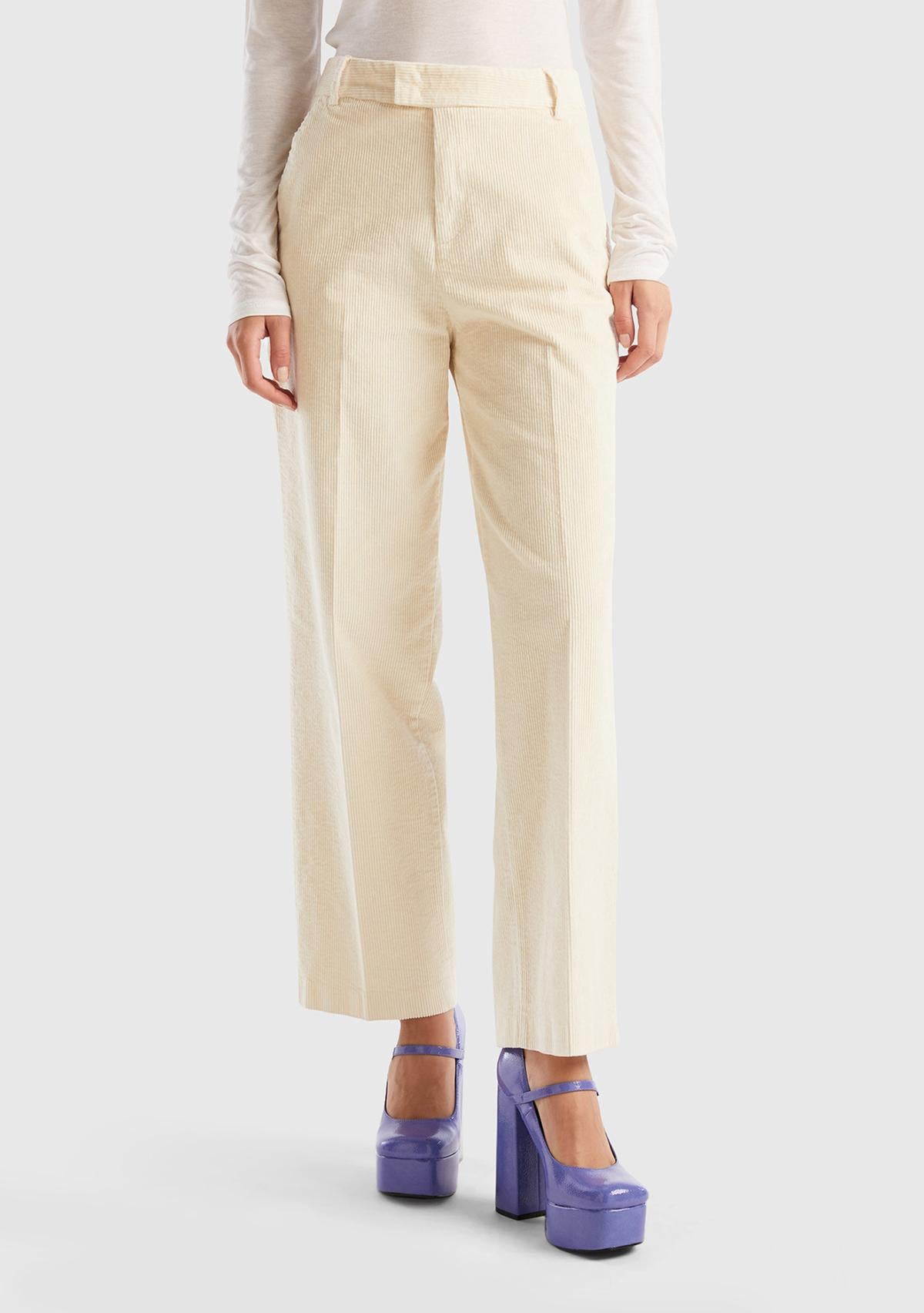  Kadın Krem Düz Paça Kadife Pantolon