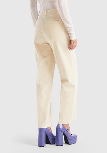  Kadın Krem Düz Paça Kadife Pantolon