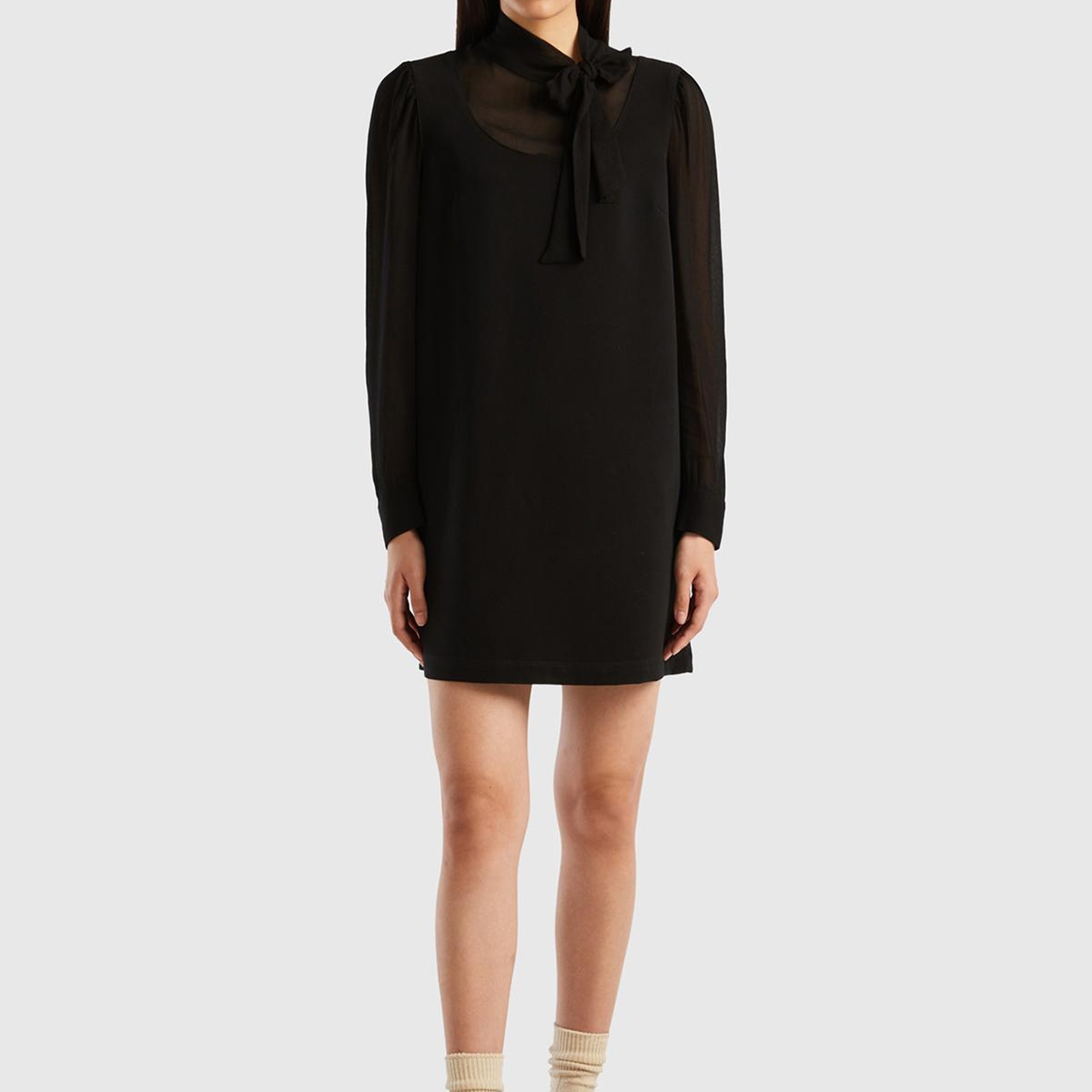 Kadın Siyah Kolu Transparan Yakası Kurdaleli Mini Etek