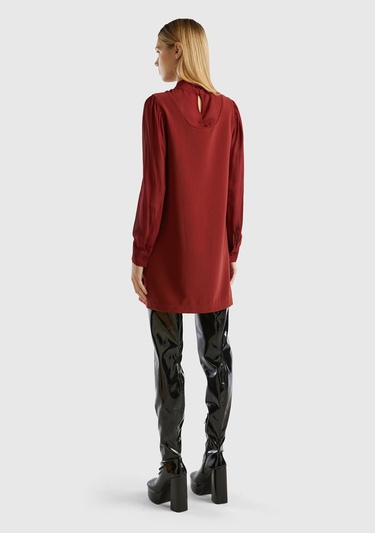  Kadın Bordo Kolu Transparan Yakası Kurdaleli Mini Etek