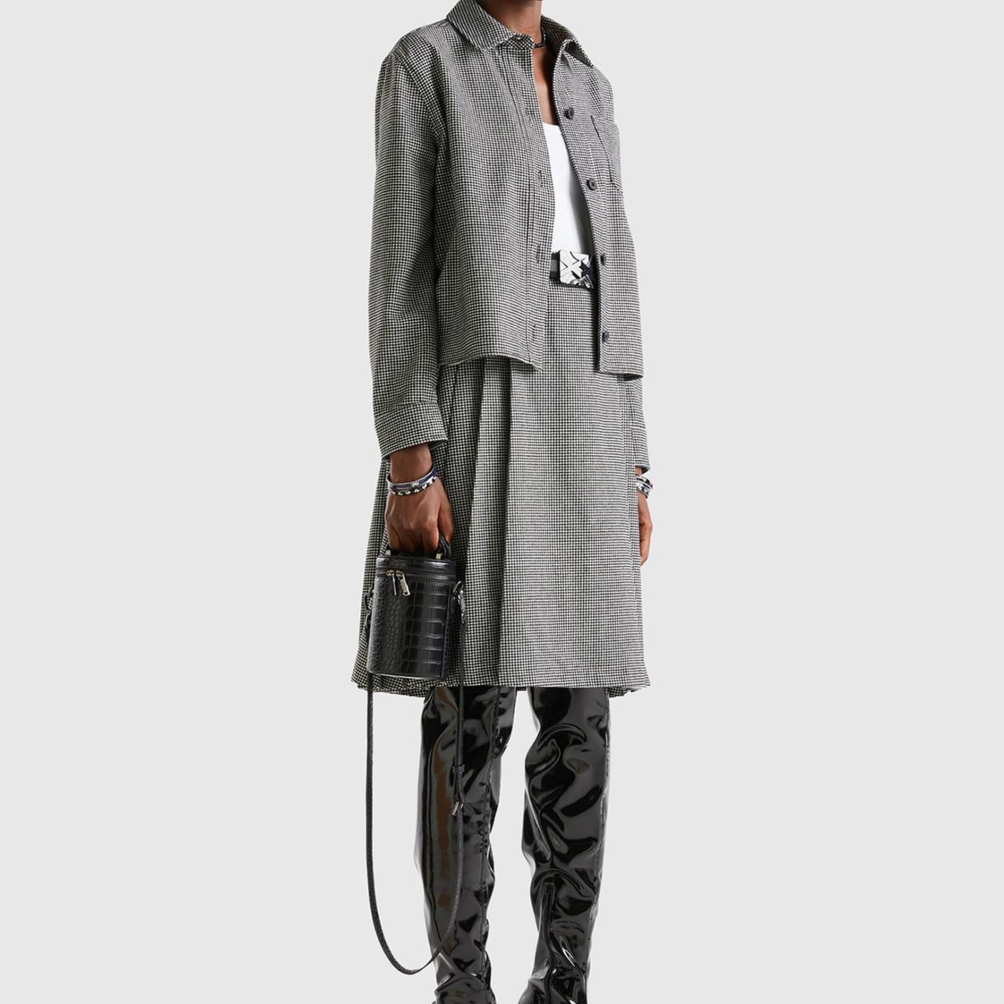 Kadın Siyah Beyaz Kazayağı Desenli Önü Capli Gömlek