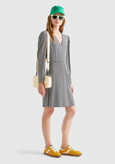  Kadın Siyah-Beyaz %100 Viskoz Uzun Kollu V Yaka Elbise