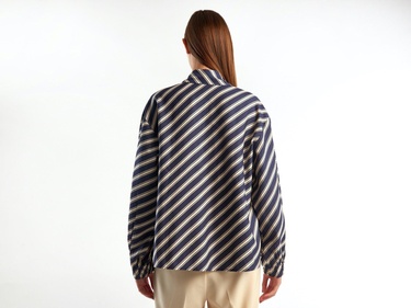  Kadın Lacivert Çapraz Çizgili Gömlek