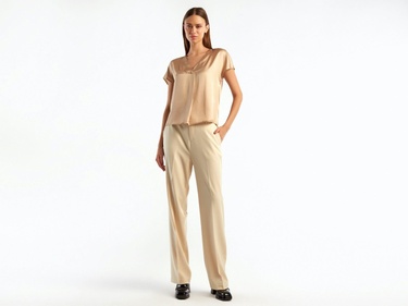  Kadın Krem Rengi  V yaka Viskoz Bluz