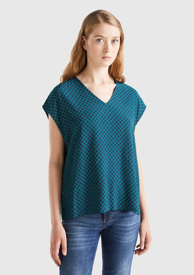  Kadın Lacivert V Yaka Baklava Desenli Kolsuz Viskoz Bluz