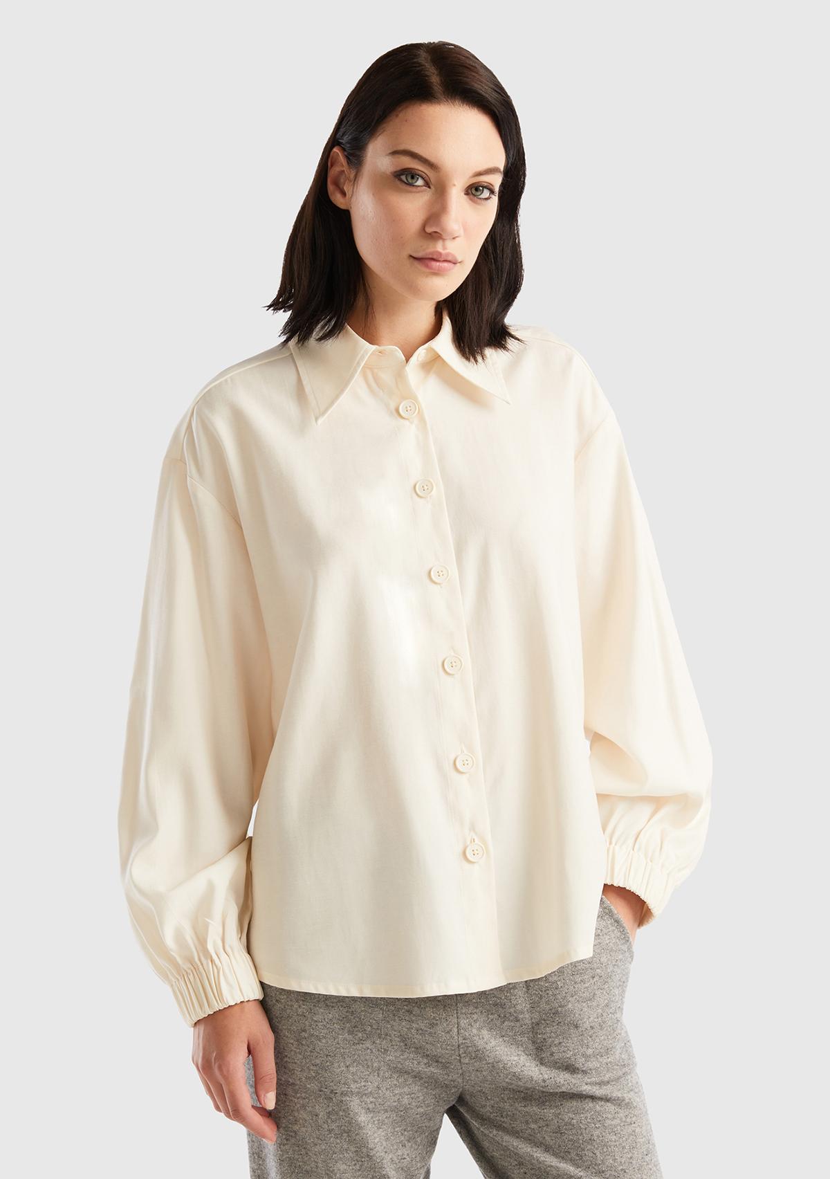  Kadın Krem Kol Ucu Lastikli Gömlek