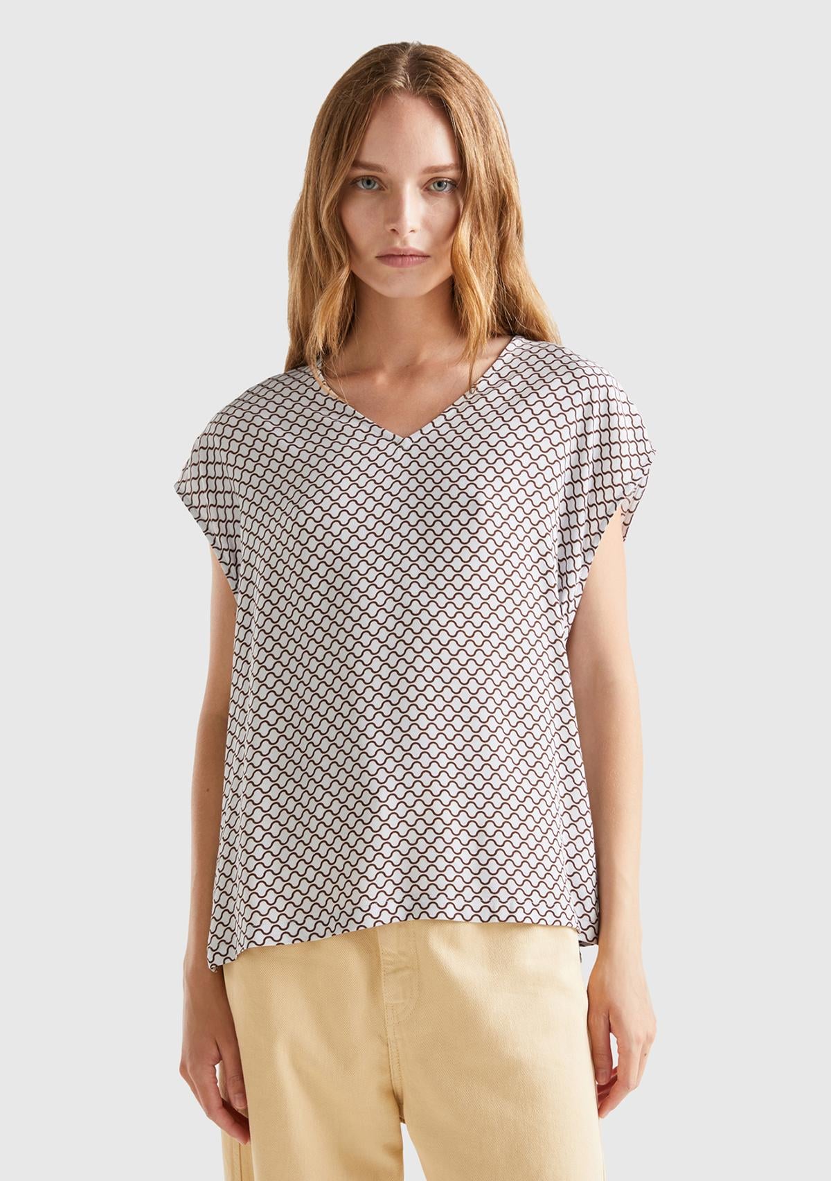  Kadın Buz Mavisi V Yaka Baklava Desenli Kolsuz Viskoz Bluz