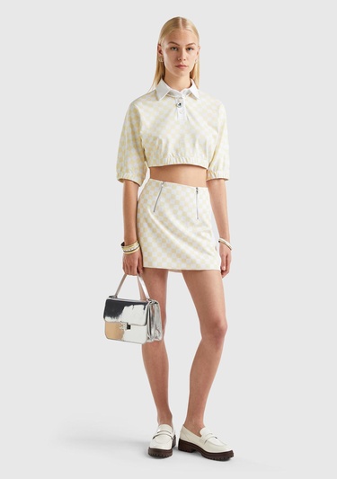 Kadın Sarı Dama Desenli Kısa Kollu Crop Koton Gömlek