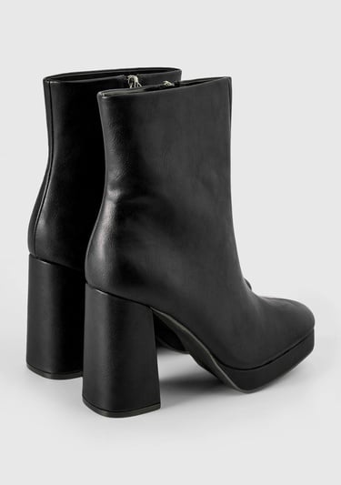  Kadın Siyah Suni Deri Yarım Çizme