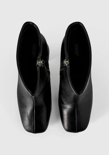  Kadın Siyah Suni Deri Yarım Çizme