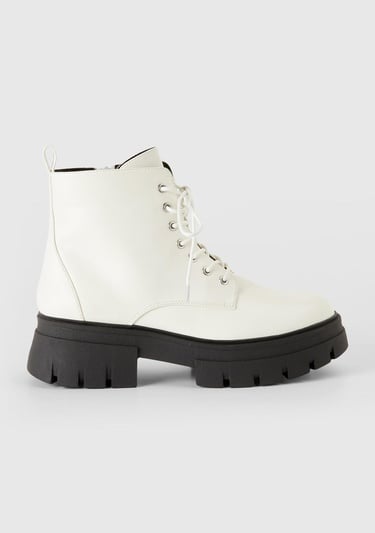  Kadın Beyaz Suni Deri Bot