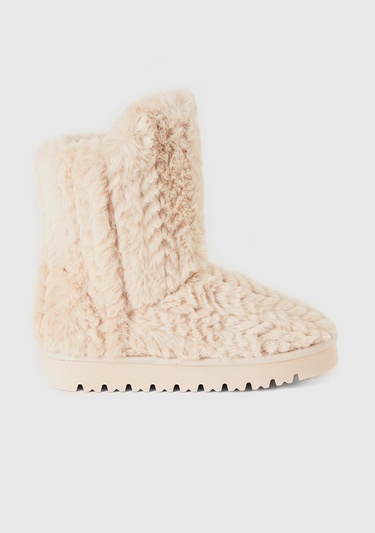  Kadın Beyaz Kürklü Bot