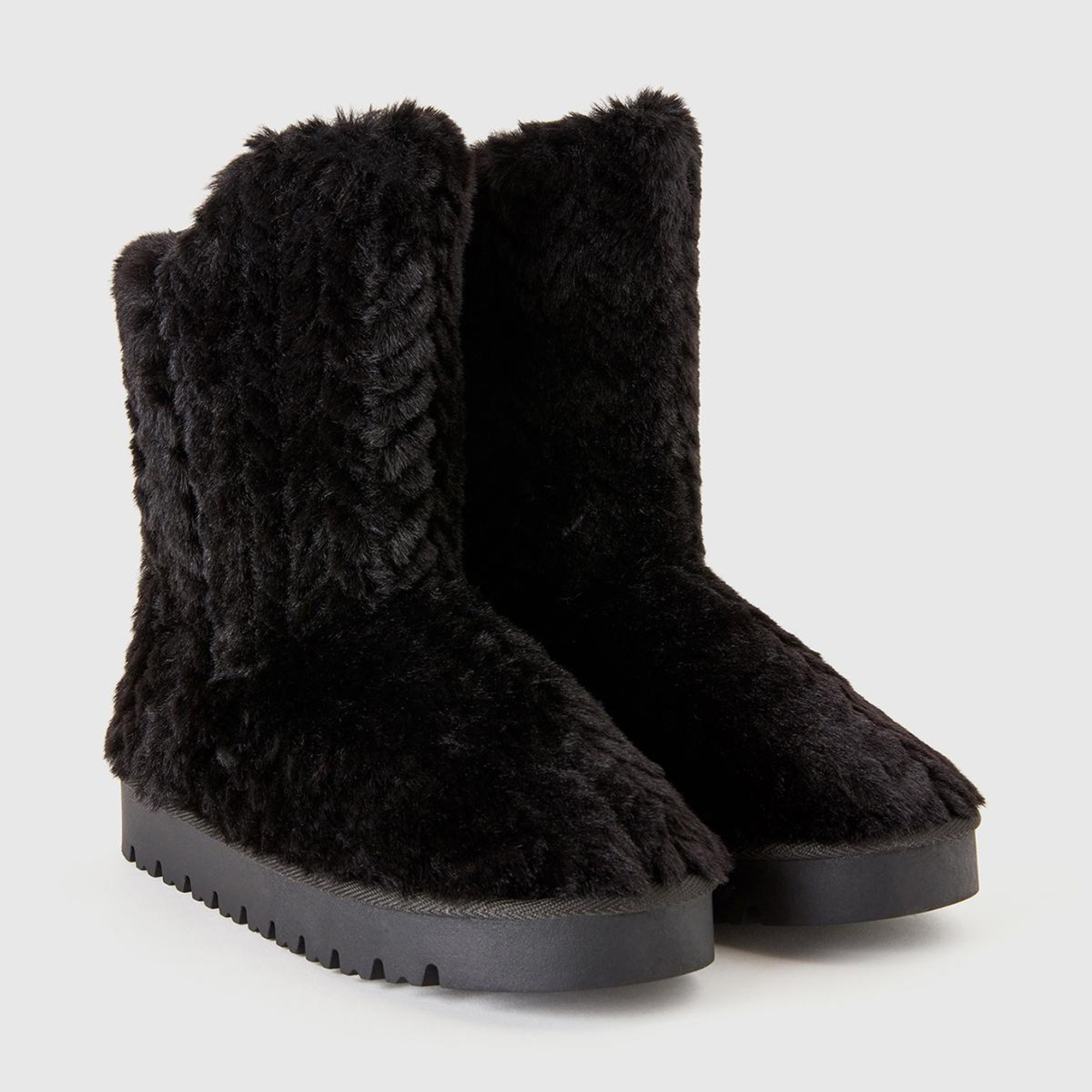 Kadın Siyah Kürklü Bot