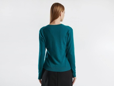  Kadın Koyu Yeşil V Yaka %100 Merino Kazak