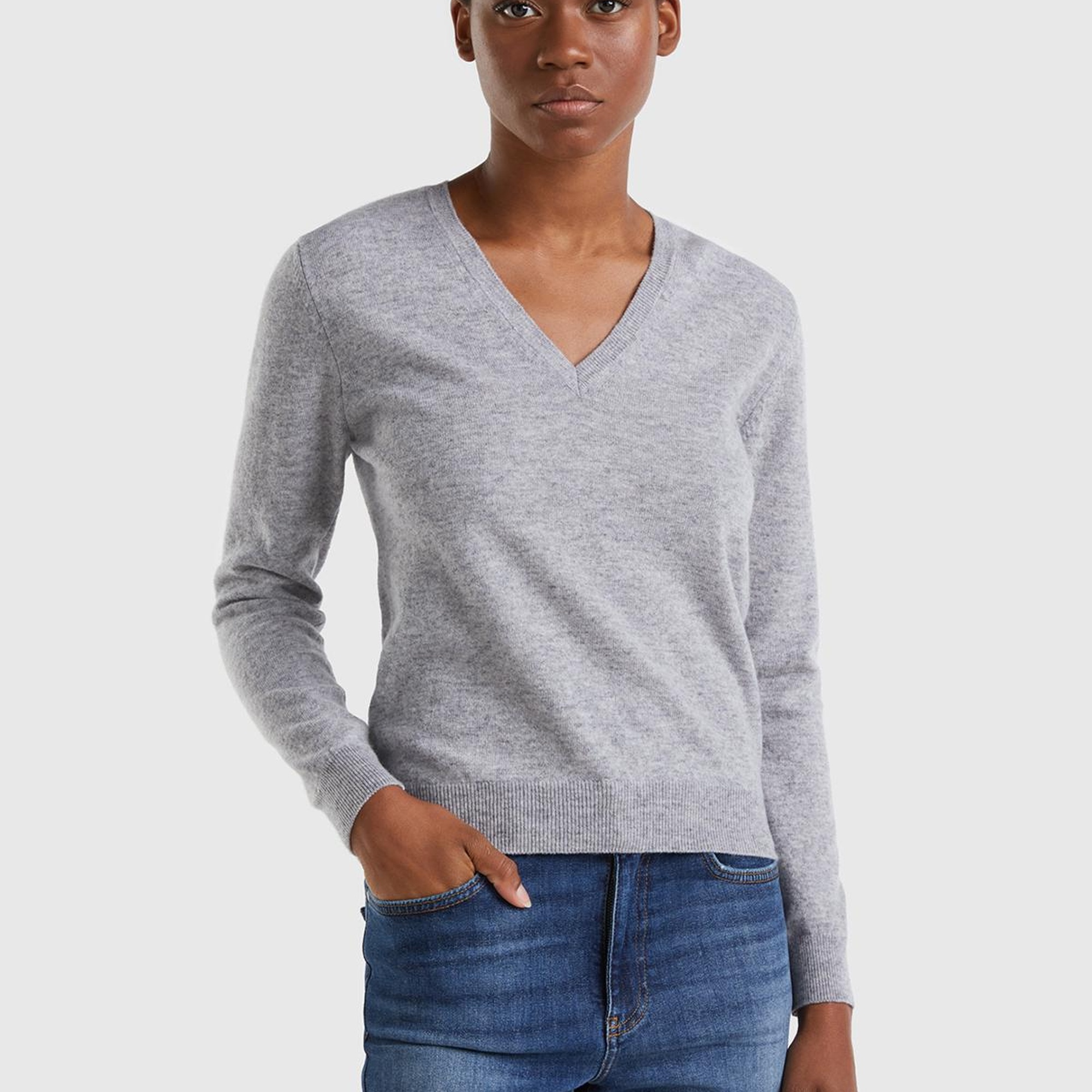 Kadın Gri Melanj V Yaka %100 Merino Kazak