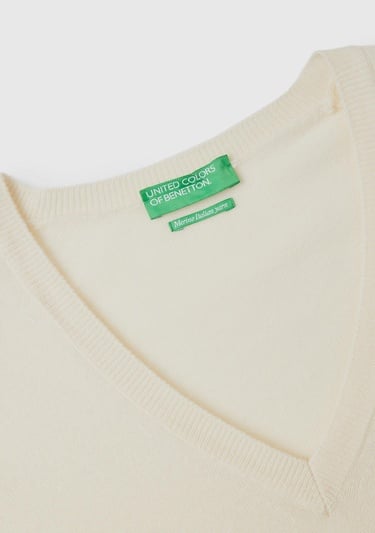  Kadın Krem V Yaka %100 Merino Kazak