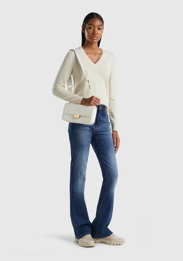  Kadın Krem V Yaka %100 Merino Kazak