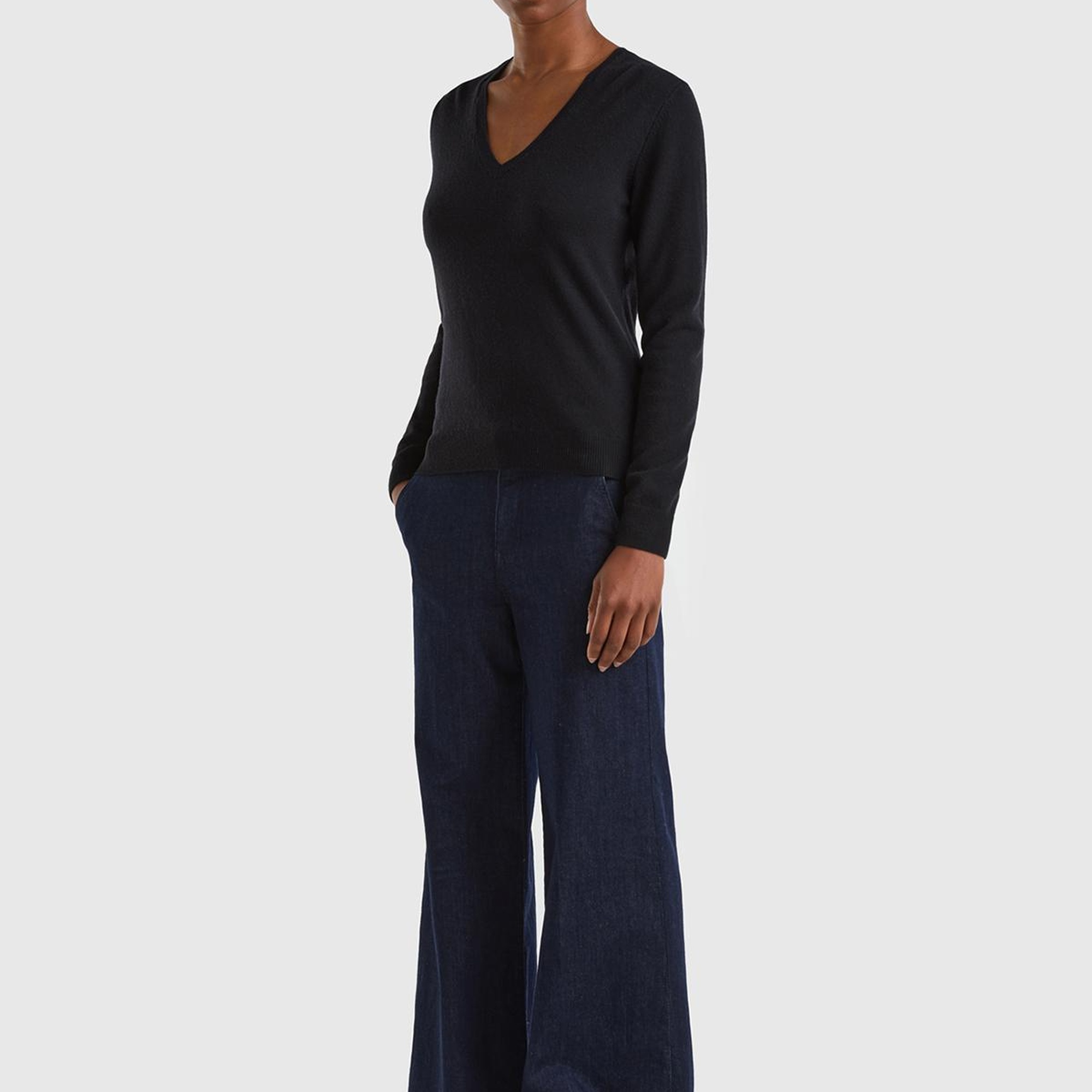 Kadın Siyah V Yaka %100 Merino Kazak