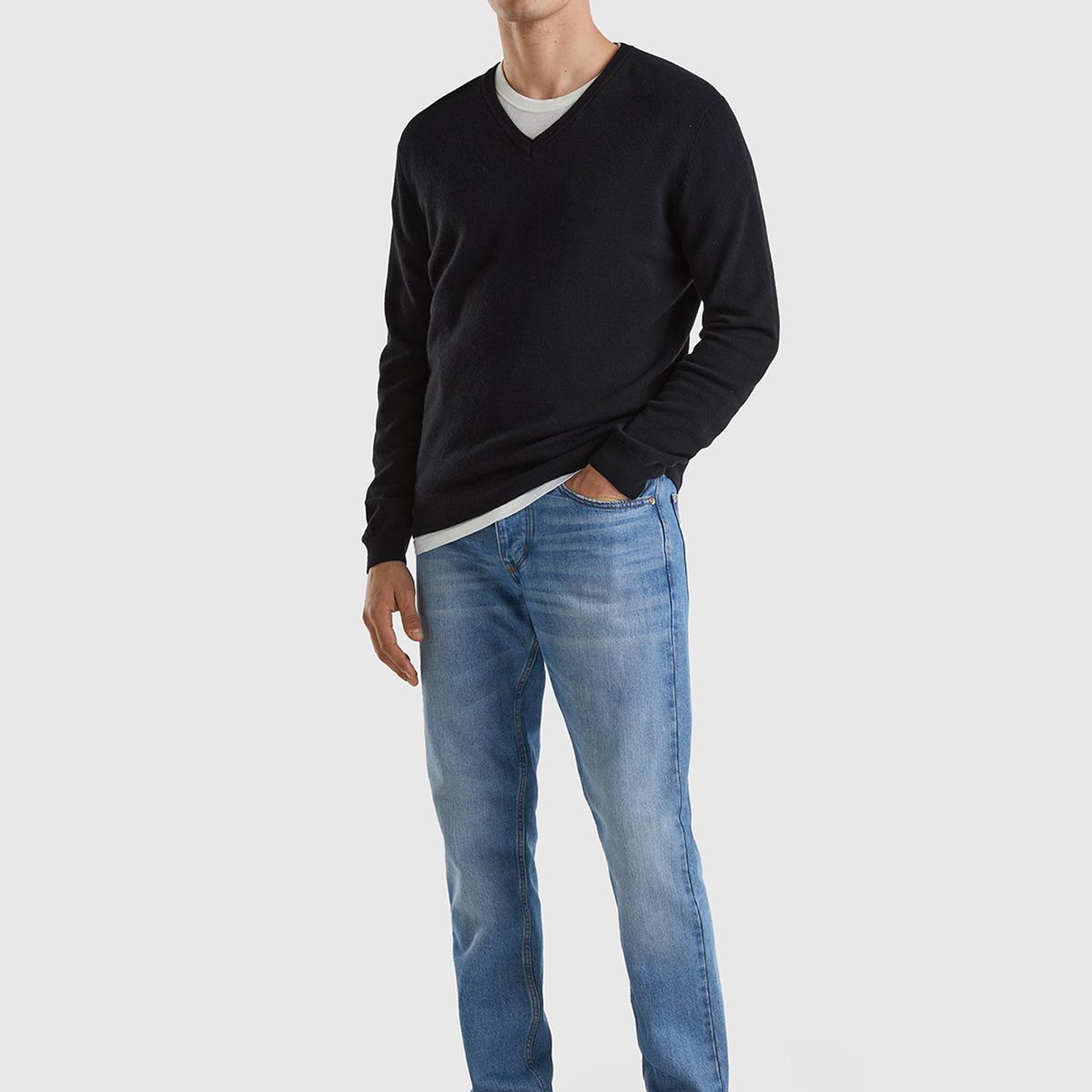 Erkek Siyah V Yaka %100 Merino Kazak