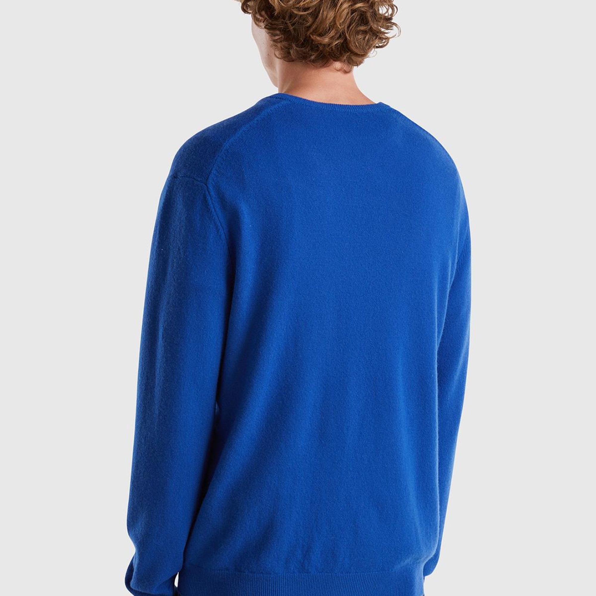 Erkek Koyu Mavi V Yaka %100 Merino Kazak