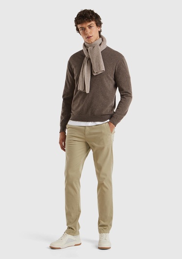  Erkek Sütlü Kahve V Yaka %100 Merino Kazak