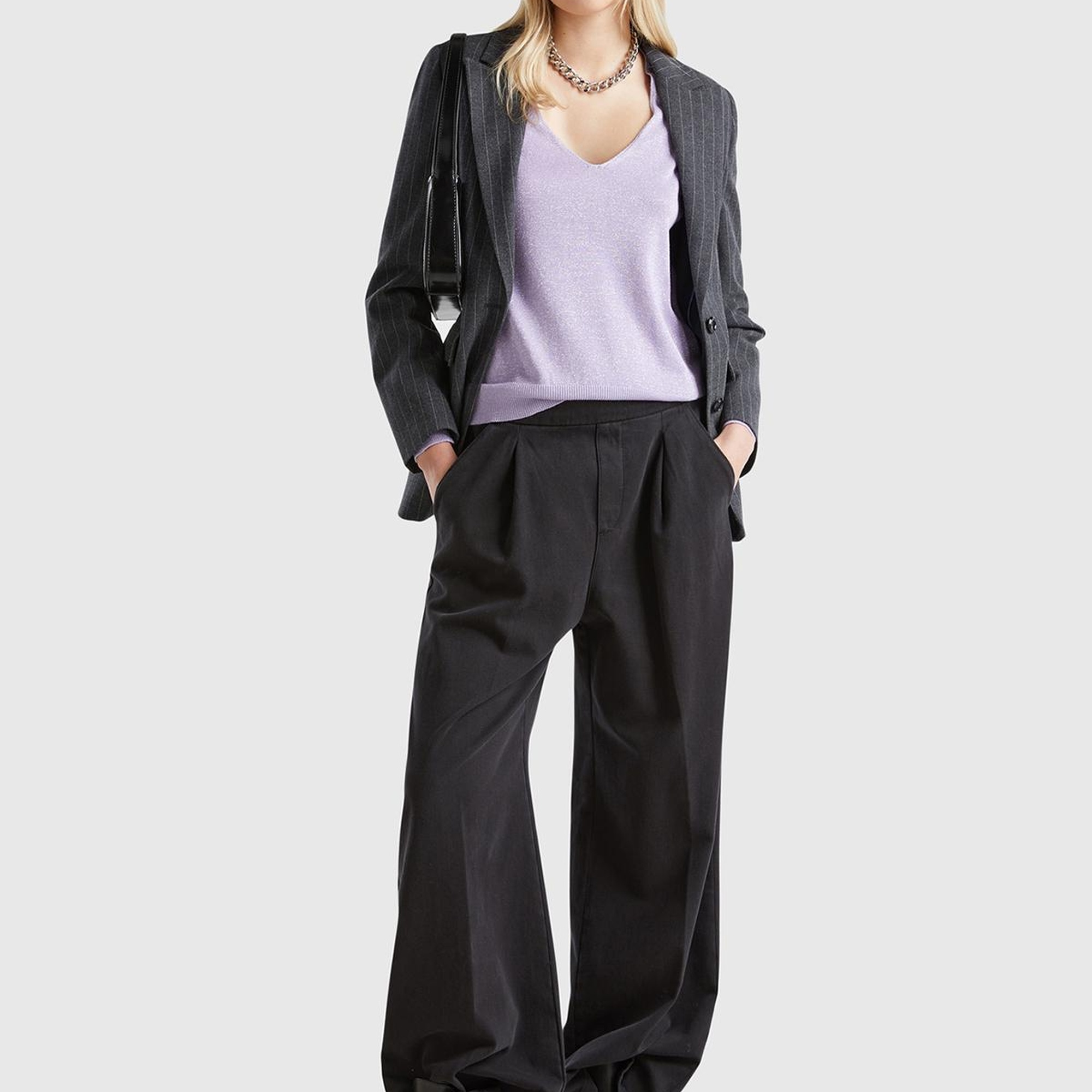 Kadın Pembe Pamuk ve Viskoz Karışımlı Rahat Kesim Geniş V Yaka Kazak