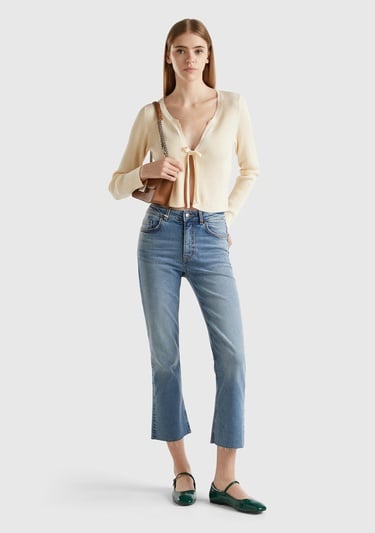  Kadın Krem Viskoz Karışımlı Önü Bağlama Detaylı Geniş V Yaka Hırka