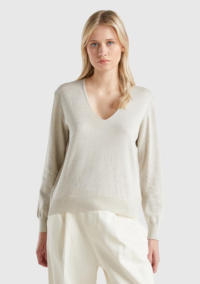 Kadın Gri Pamuk ve Viskoz Karışımlı Rahat Kesim Geniş V Yaka Kazak