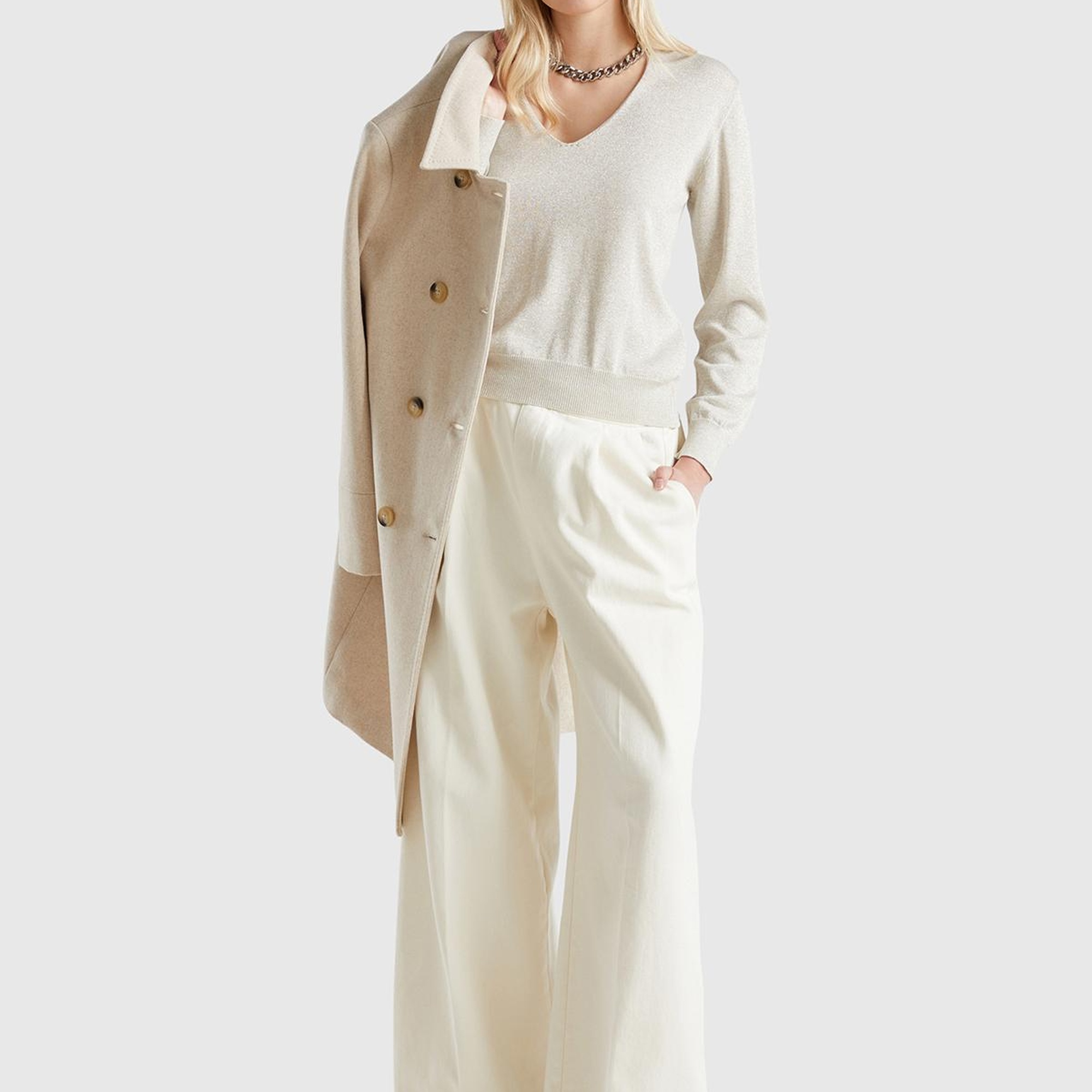 Kadın Gri Pamuk ve Viskoz Karışımlı Rahat Kesim Geniş V Yaka Kazak