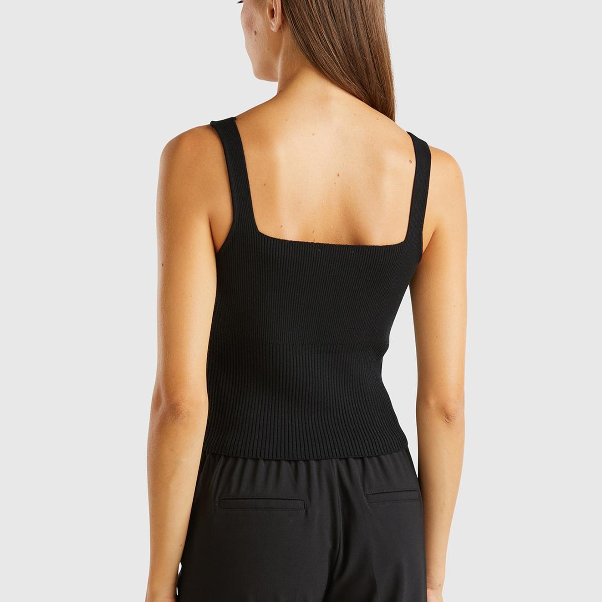 Kadın Siyah Viskoz Karışımlı Nervür Detaylı Kare Yaka Askılı Üst