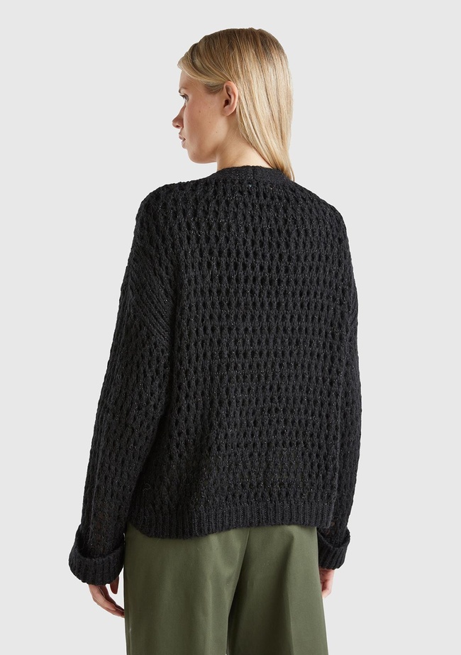  Kadın Siyah Viskoz Karışımlı Delik Detaylı Düşük Omuz Geniş V Yaka Hırka