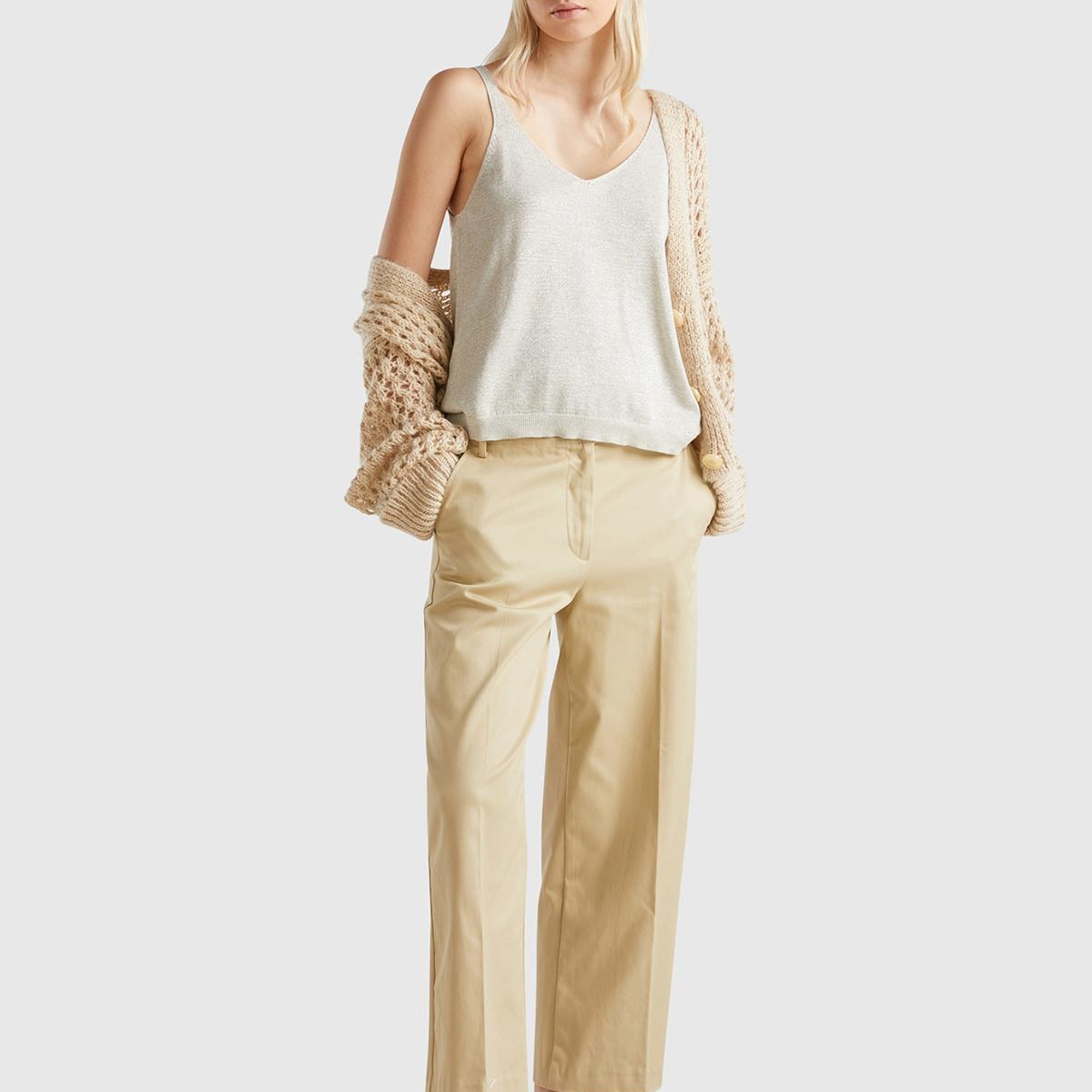 Kadın Gri Pamuk ve Viskoz Karışımlı Simli Geniş Yaka Askılı Üst