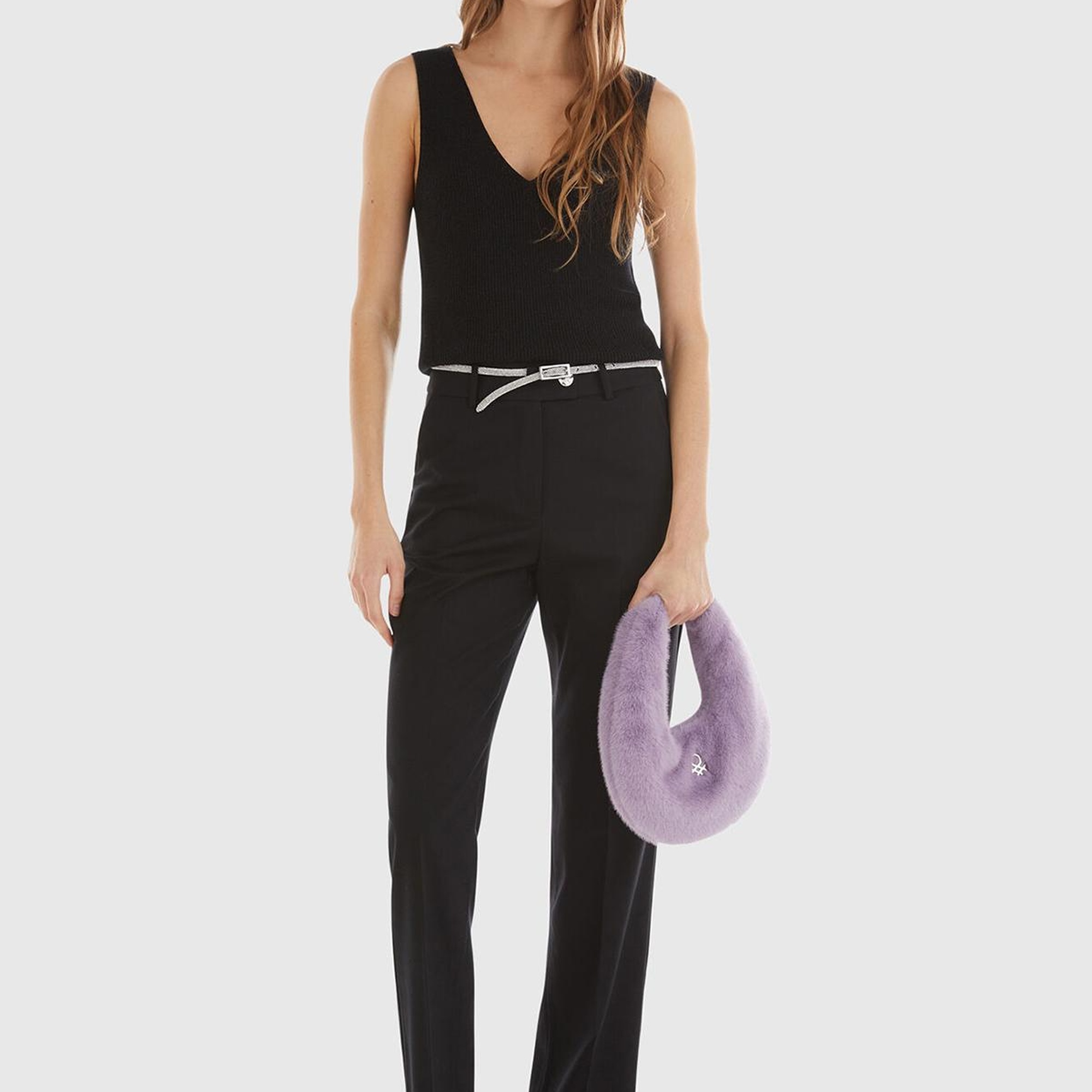 Kadın Siyah Pamuk ve Viskoz Karışımlı Geniş Askılı Kolsuz V Yaka Üst