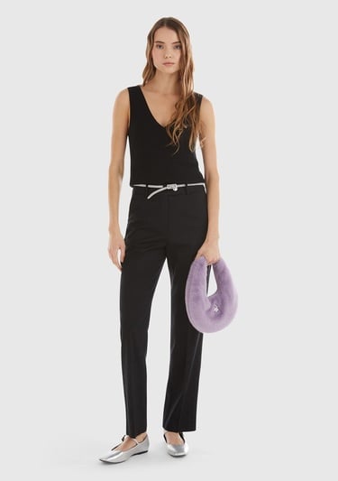  Kadın Siyah Pamuk ve Viskoz Karışımlı Geniş Askılı Kolsuz V Yaka Üst