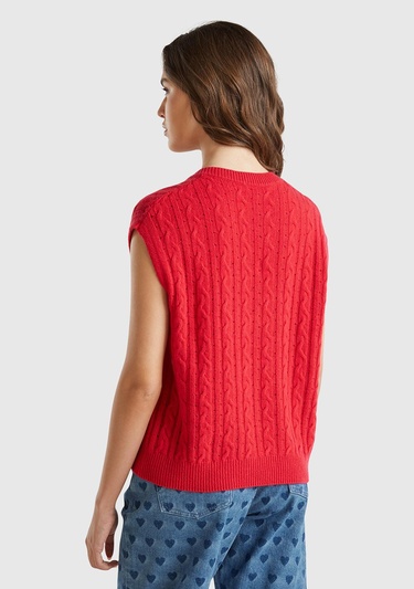  Kadın Kırmızı Yün Karışımlı Örgü Detaylı V Yaka Kazak