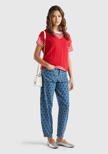  Kadın Kırmızı Yün Karışımlı Örgü Detaylı V Yaka Kazak