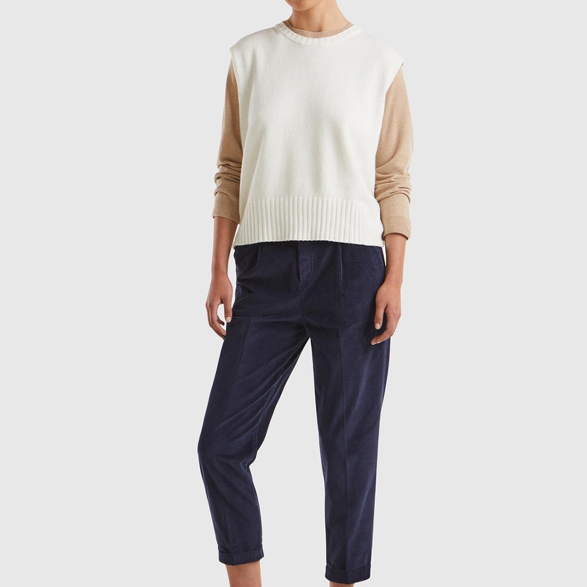 Kadın Krem Yün ve Viskoz Karışımlı Bisiklet Yaka Kolsuz Kazak