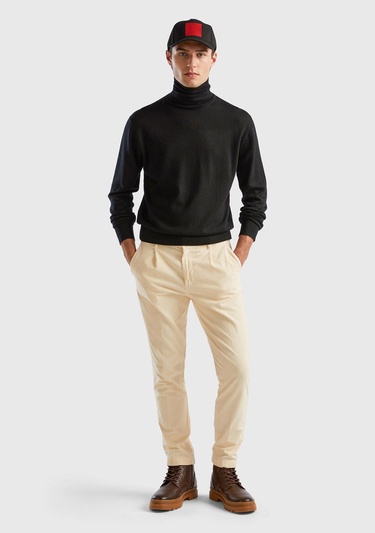  Erkek Siyah %100 Extra Fine Merino Dik Yaka Kazak