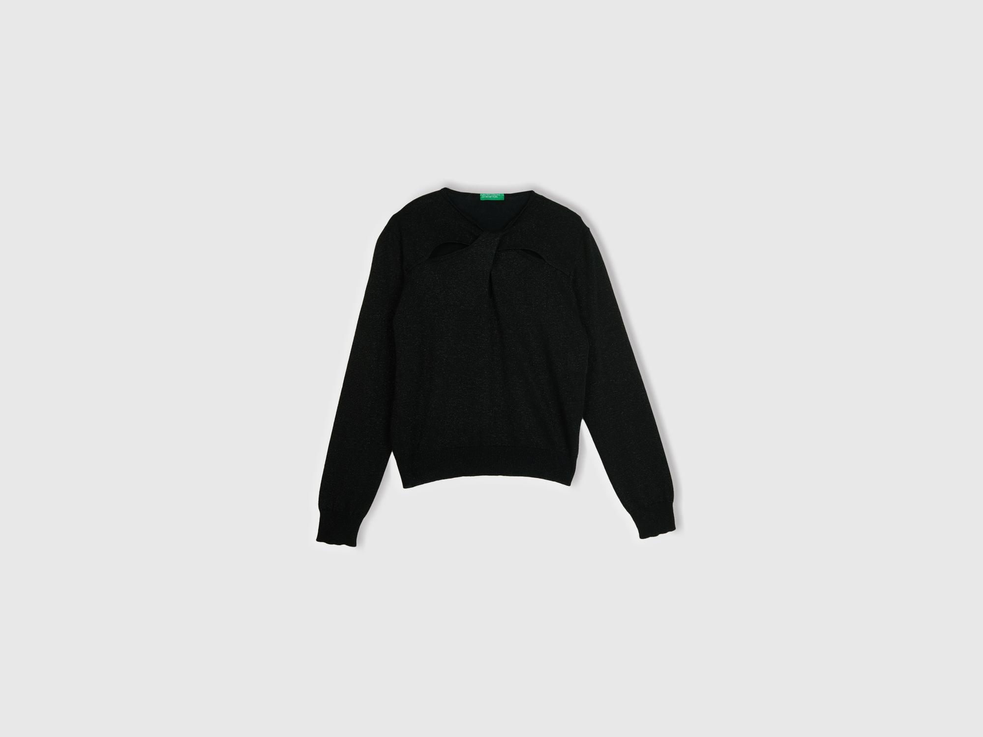  Kadın Siyah Pamuk ve Viskoz Karışımlı Önü Kesik Detaylı Simli Kazak