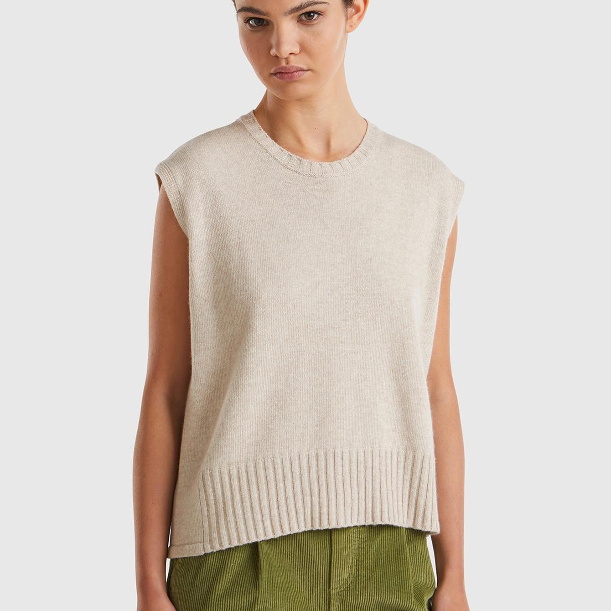 Kadın Bej Yün ve Viskoz Karışımlı Bisiklet Yaka Kolsuz Kazak