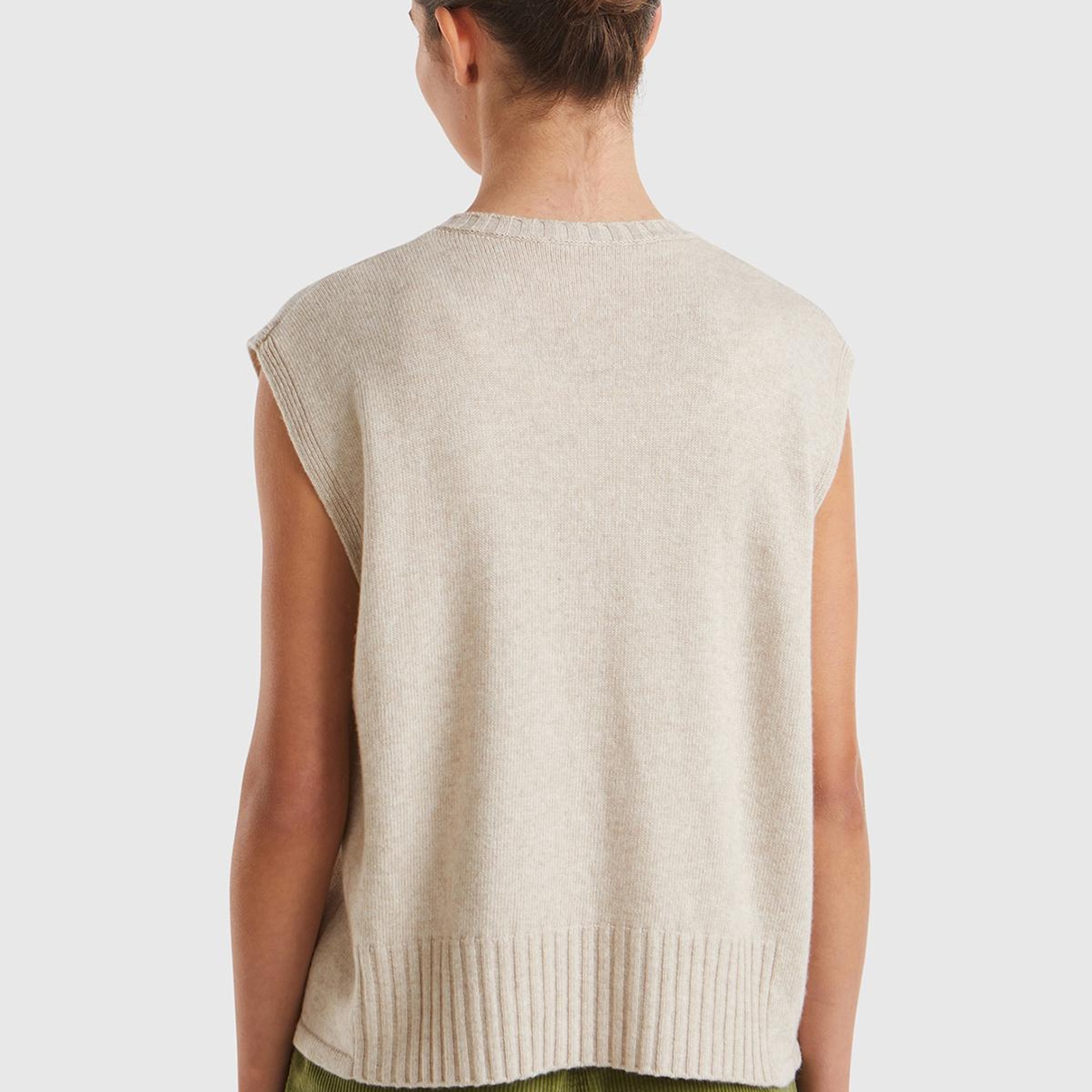 Kadın Bej Yün ve Viskoz Karışımlı Bisiklet Yaka Kolsuz Kazak