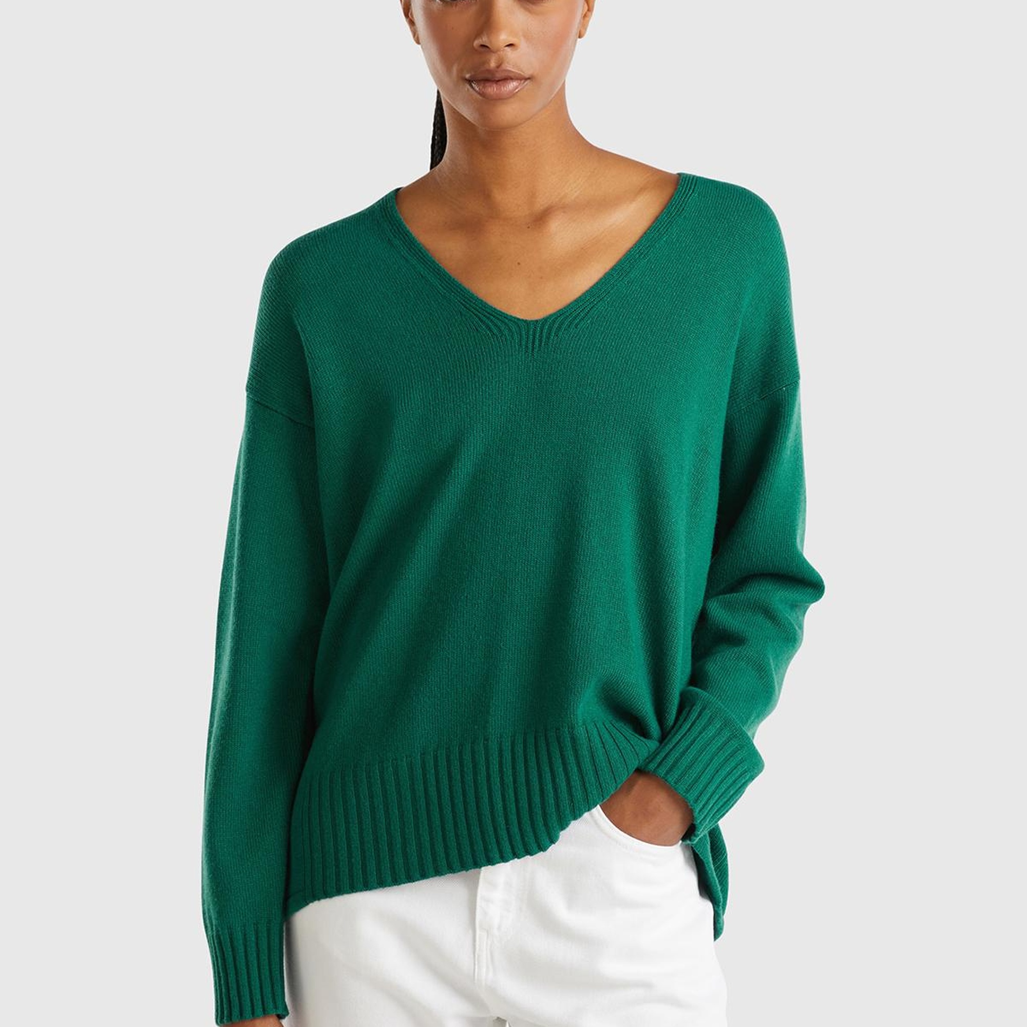 Kadın Koyu Yeşil Yün ve Viskoz Karışımlı Ribana Detaylı V Yaka Kazak